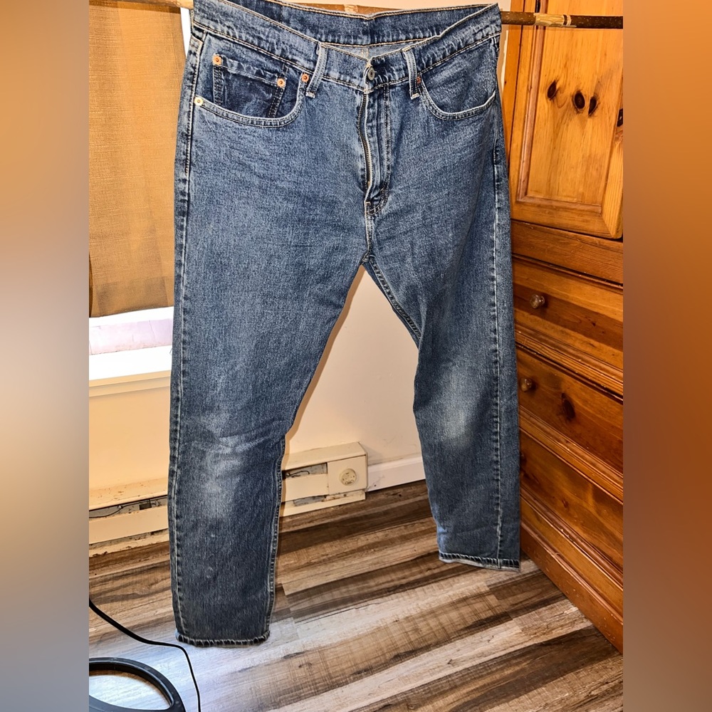 Levi’s 502 Jeans